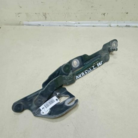 petlia-kryski-bagaznika-levaia-sedan-audi-a4-b5-bu-art-63838-big-0