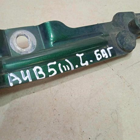 petlia-kryski-bagaznika-levaia-sedan-audi-a4-b5-bu-art-63838-big-2