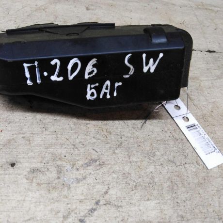 zamok-kryski-bagaznika-peugeot-206-universal-art-64832-big-1