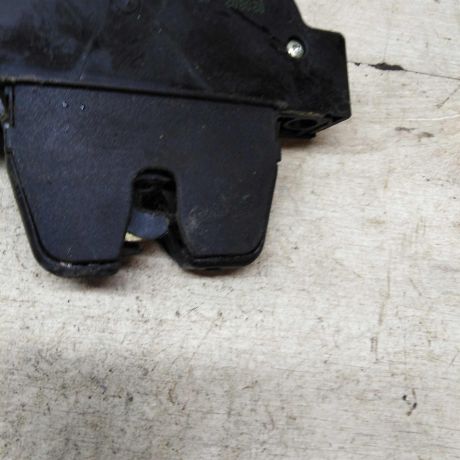 zamok-kryski-bagaznika-peugeot-206-universal-art-64832-big-2