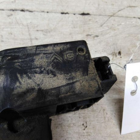 zamok-kryski-bagaznika-peugeot-206-universal-art-64832-big-4