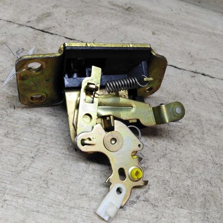 zamok-kryski-bagaznika-mitsubishi-space-star-bu-art-64858-big-1