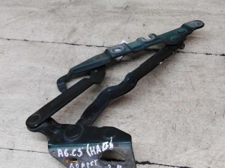 petlia-kryski-bagaznika-pravaia-sedan-audi-a6-c5-art-65027