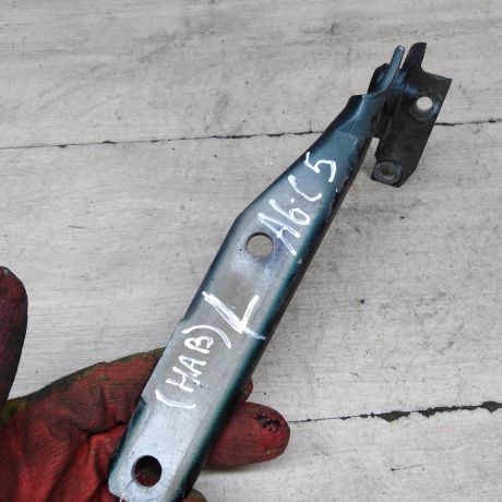 petlia-kapota-levaia-audi-a6-c5-dorestailing-art-65082-big-0