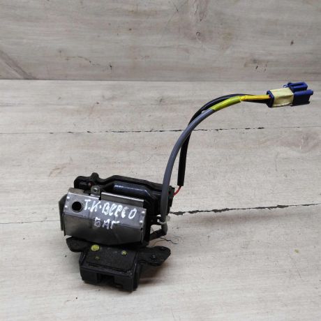 zamok-kryski-bagaznika-toyota-corolla-verso-i-restailing-art-67546-big-2