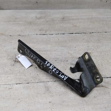 petlia-kapota-pravaia-nissan-primera-p11-art-71322-big-0