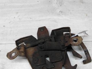 zamok-kapota-mitsubishi-space-star-i-art-73031