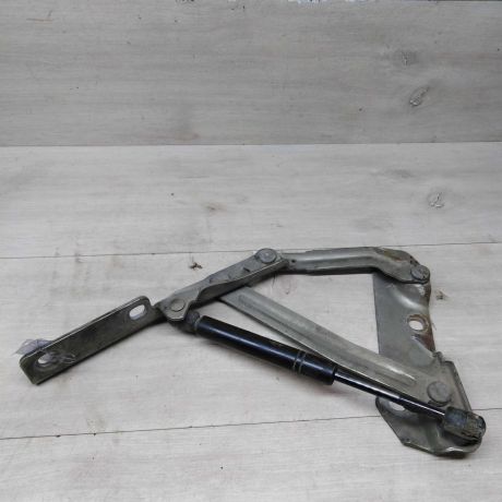 petlia-kapota-pravaia-opel-vectra-b-art-73877-big-0