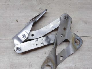 petlia-kapota-pravaia-ford-galaxy-volkswagen-sharan-seat-alhambra-i-art-74238