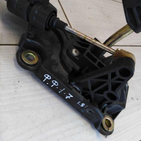 kulisa-mkpp-ford-focus-1-18i-tros-art-74919-big-1