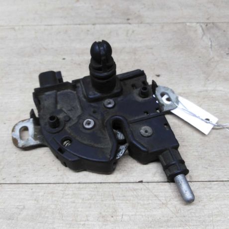zamok-kapota-ford-focus-2-art-75495-big-1