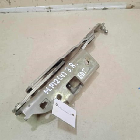 petlia-bagaznika-pravaia-sedan-nissan-primera-p12-art-76345-big-0