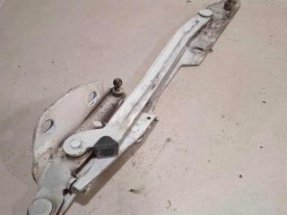 petlia-pravaia-kryski-bagaznika-audi-100-c4-audi-a6-c4-art-76759