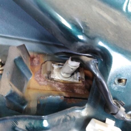 kryska-bagaznika-xetcbek-mazda-323-art-77963-big-5