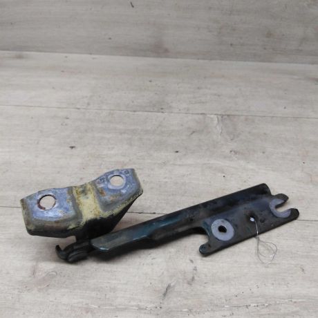 petlia-kapota-pravaia-mazda-323-art-78697-big-2