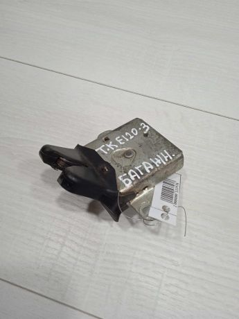 zamok-kryski-bagaznika-toyota-corolla-ix-e120-e130-art-81860-big-0