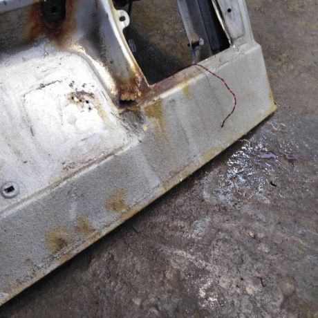 kryska-bagaznika-so-steklom-chery-amulet-art-81995-big-4