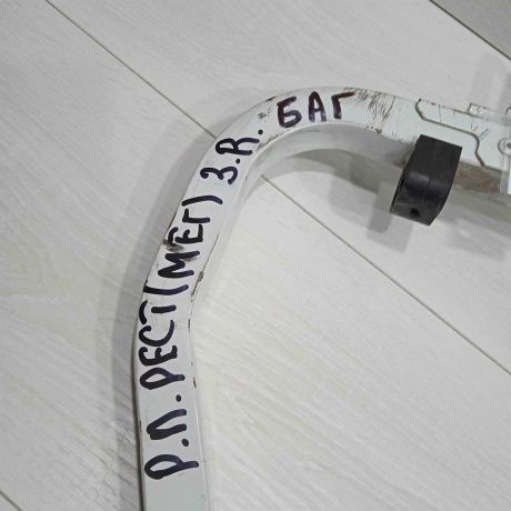 petlia-kryski-bagaznika-pravaia-renault-logan-ii-art-82083-big-1