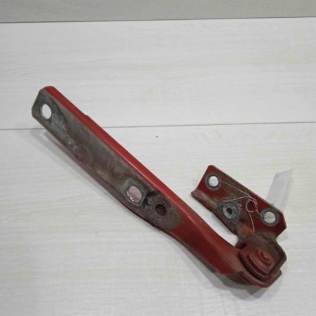 petlia-kapota-pravaia-audi-a6-c4-audi-100-c4-art-83024-big-3