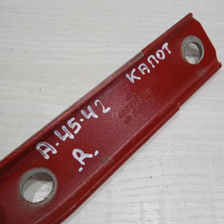 petlia-kapota-pravaia-audi-a6-c4-audi-100-c4-art-83024-big-1