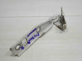 petlia-kapota-pravaia-volkswagen-golf-4-volkswagen-bora-art-83688