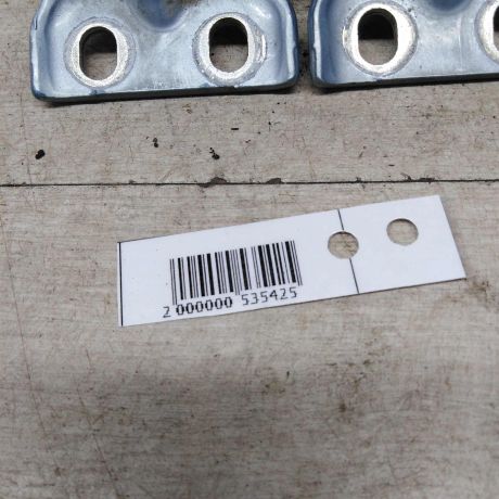 petlia-kryski-bagaznika-audi-a3-8l-art-84568-big-1