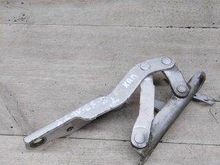 petlia-kapota-levaia-hyundai-sonata-4-ef-art-84914