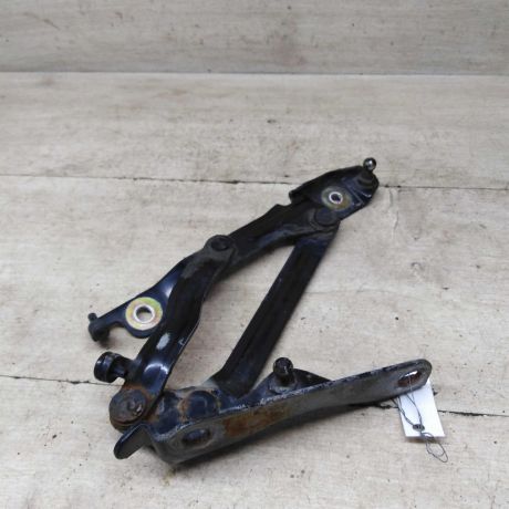 petlia-kryski-bagaznika-levaia-mazda-3-bk-art-85375-big-0