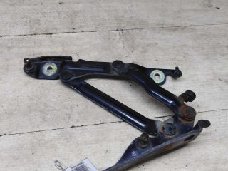 petlia-kryski-bagaznika-pravaia-mazda-3-bk-art-85415