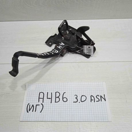 zamok-kapota-audi-a4-b6-art-87645-big-0