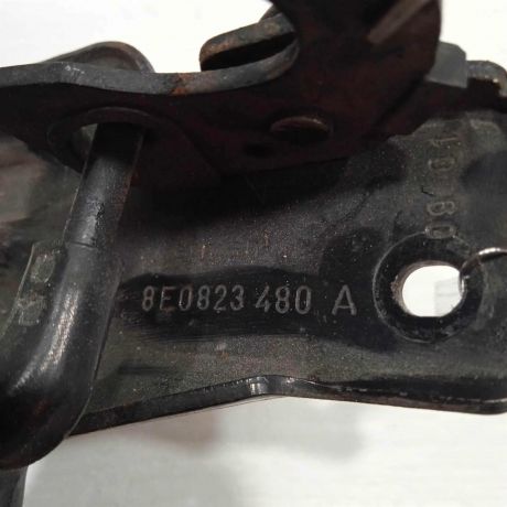 zamok-kapota-audi-a4-b6-art-87645-big-1