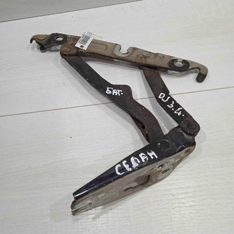 petlia-kryski-bagaznika-levaia-volkswagen-jetta-5-art-88270-big-1