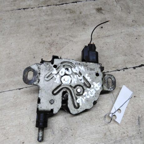 zamok-kapota-ford-focus-ii-dorestailing-art-90066-big-2