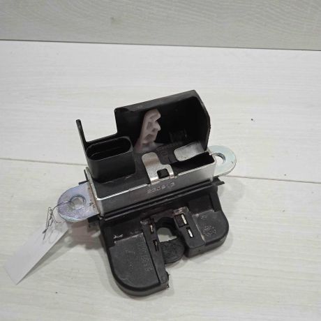 zamok-kryski-bagaznika-skoda-yeti-i-dorestailing-art-90815-big-0