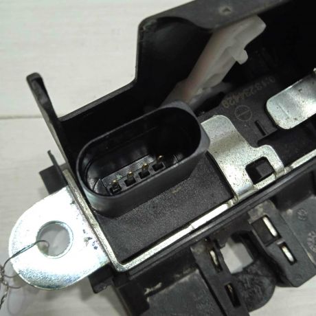 zamok-kryski-bagaznika-skoda-yeti-i-dorestailing-art-90815-big-2