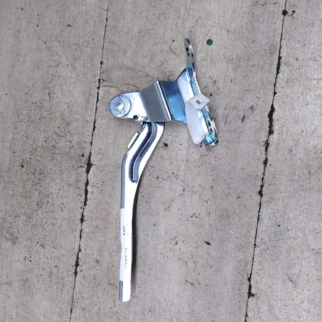 petlia-kapota-pravaia-kia-rio-ii-art-91265-big-1