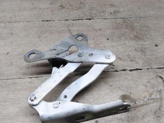 petlia-kapota-levaia-ford-galaxy-restailing-art-91414