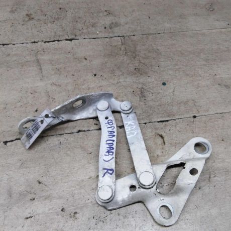 petlia-kapota-pravaia-ford-galaxy-art-91992-big-0