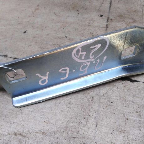 petlia-kapota-pravaia-volkswagen-passat-b6-art-92038-big-3