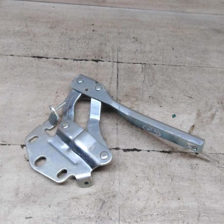 petlia-kapota-pravaia-volkswagen-passat-b6-art-92038-big-0