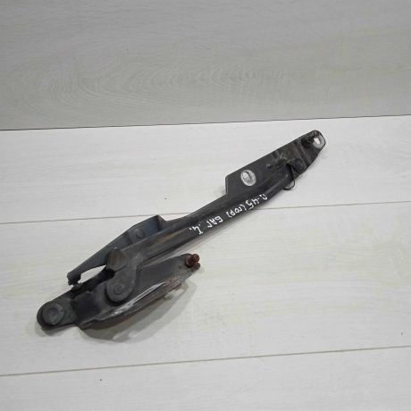 petlia-kryski-bagaznika-levaia-sedan-audi-100-c4-audi-a6-c4-art-94667-big-0