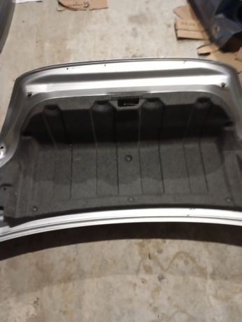 kryska-bagaznika-mitsubishi-lancer-9-sedan-defekt-vmiatina-art-95775-big-1