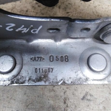 petlia-kryski-bagaznika-levaia-sedan-renault-megane-ii-art-97537-big-1
