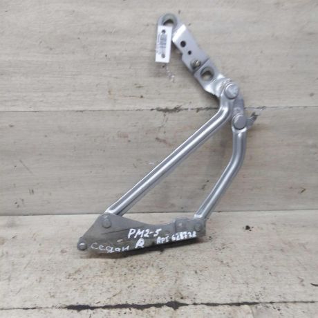 petlia-kryski-bagaznika-pravaia-sedan-renault-megane-ii-art-97786-big-0