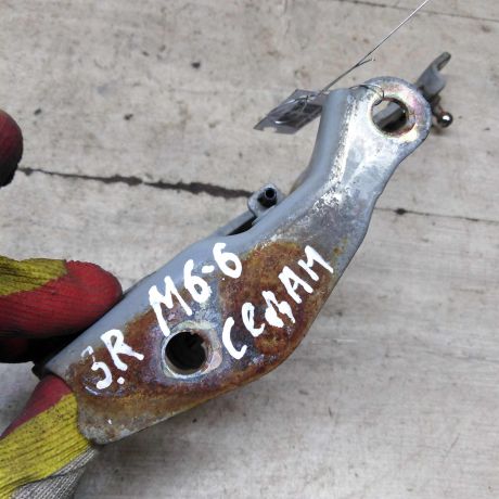 petlia-kryski-bagaznika-pravaia-mazda-6-gg-art-98458-big-2