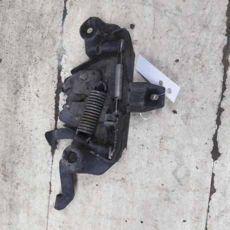 zamok-kapota-mitsubishi-carisma-i-art-99349-big-3