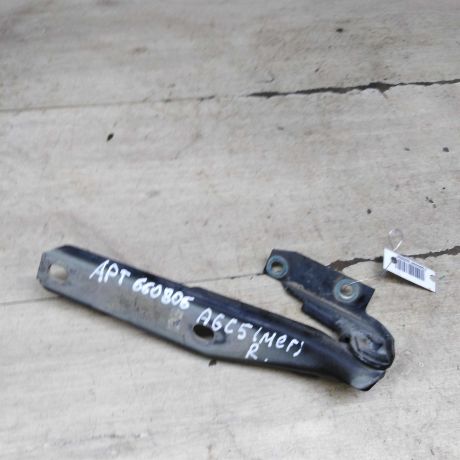 petlia-kapota-pravaia-audi-a6-c5-art-100439-big-0