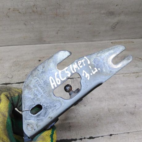 petlia-kryski-bagaznika-zadniaia-levaia-audi-a6-c5-art-100606-big-1