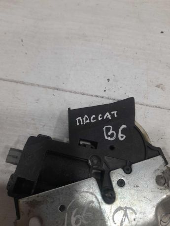 zamok-kryski-bagaznika-volkswagen-passat-b6-art-100738-big-1