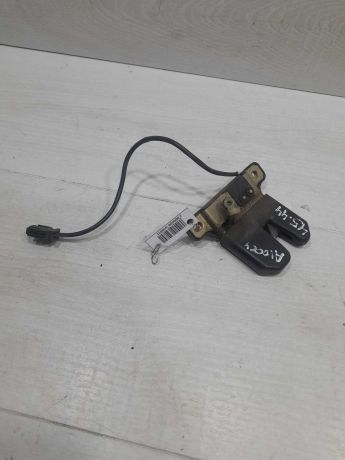 zamok-kryski-bagaznika-audi-100-c4-art-100781-big-0